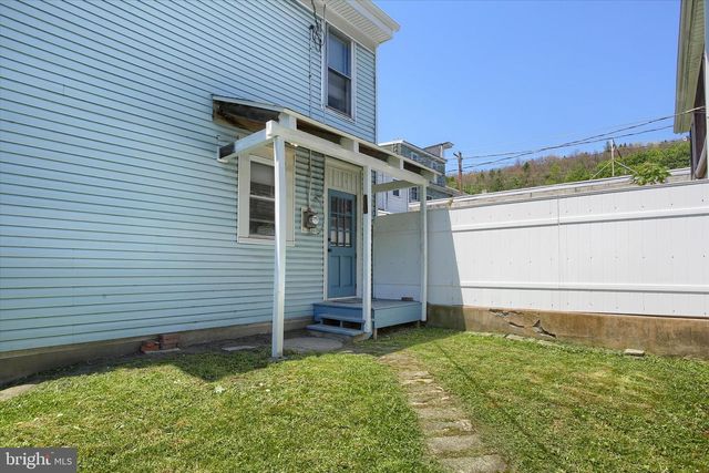 35 S HOFFMAN BLVD, Ashland, PA 17921