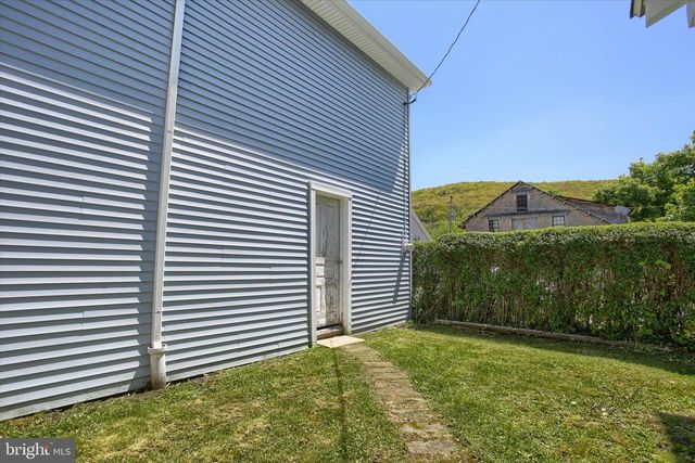 35 S HOFFMAN BLVD, Ashland, PA 17921