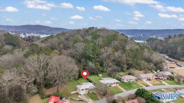 1532 Circle Drive, Guntersville, AL 35976