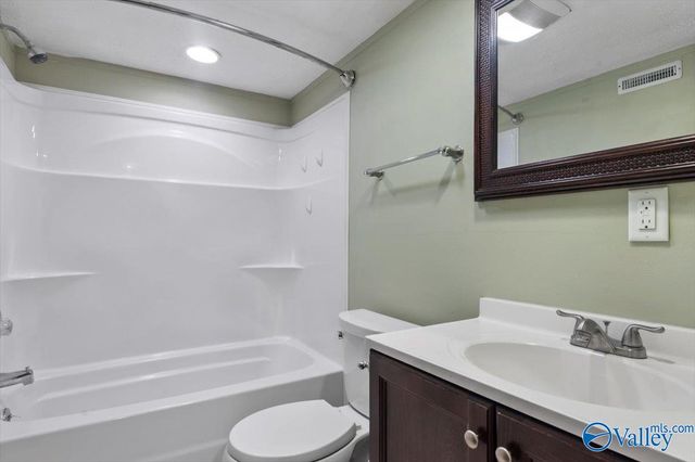 1532 Circle Drive, Guntersville, AL 35976