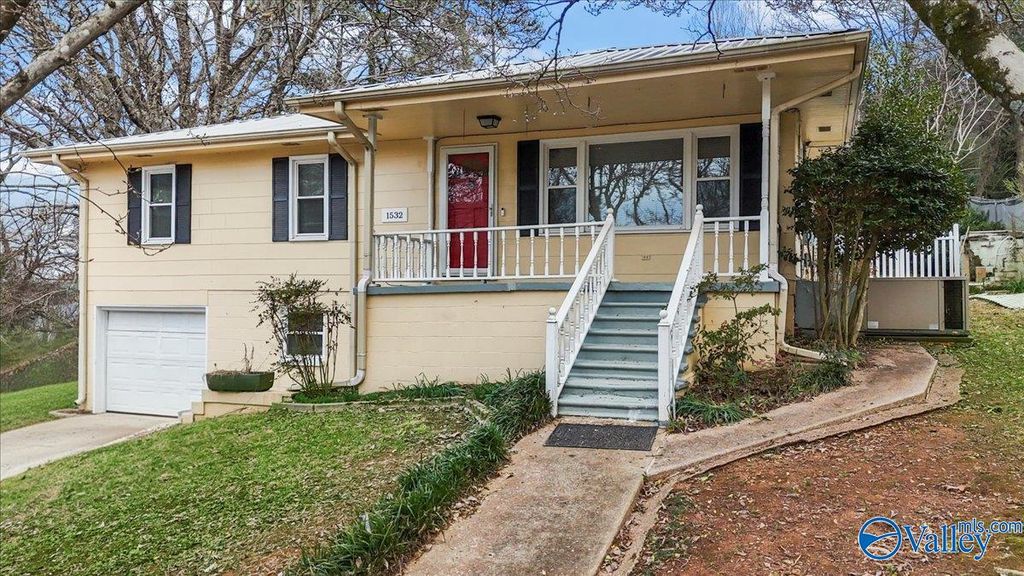 1532 Circle Drive, Guntersville, AL 35976