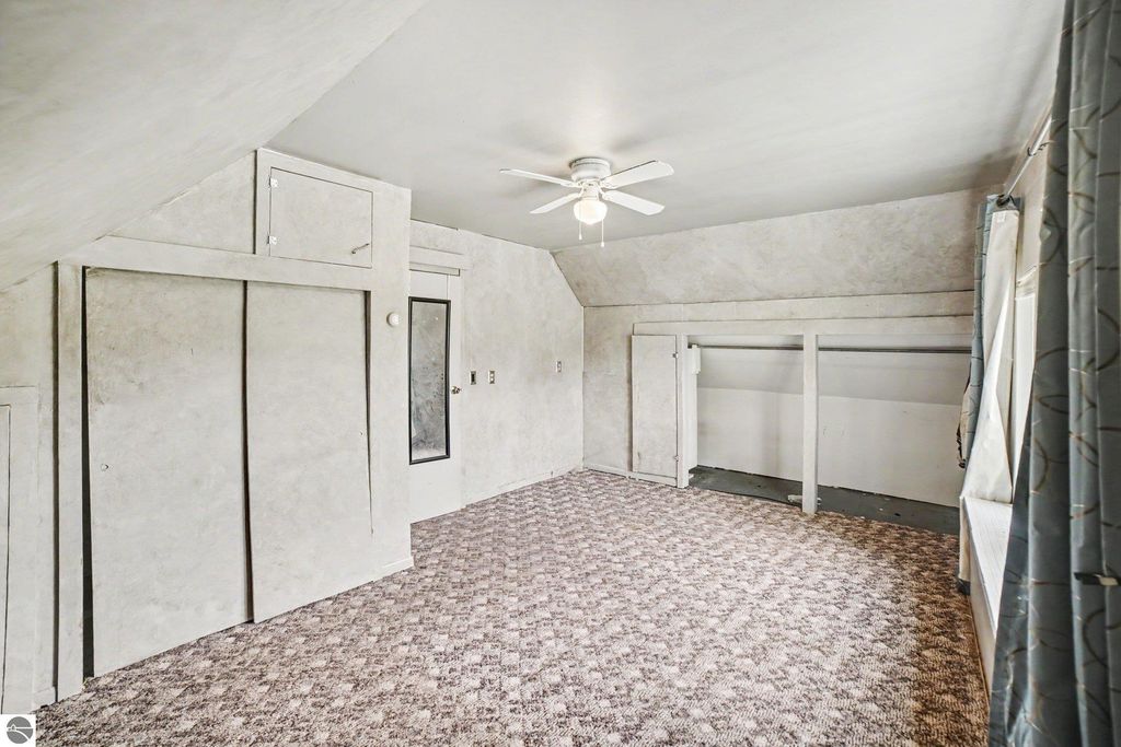 Image 6 of property listing at 133 Allen Avenue, Alma, MI 48801