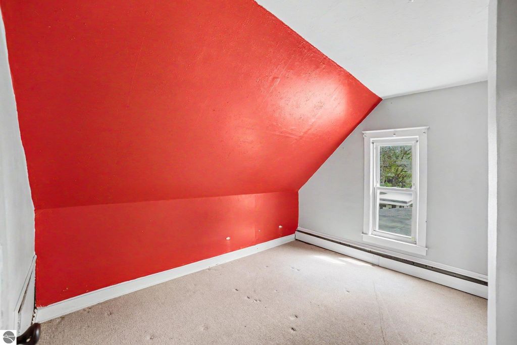Image 7 of property listing at 133 Allen Avenue, Alma, MI 48801