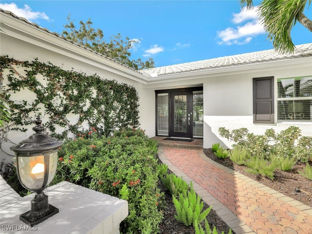 79 Burning Tree DR, Naples, FL 34105