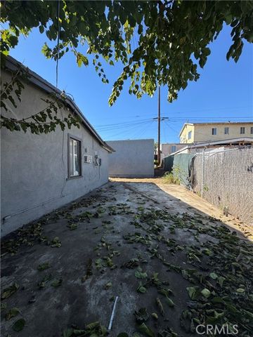 529 S Sydney, East Los Angeles, CA 90022