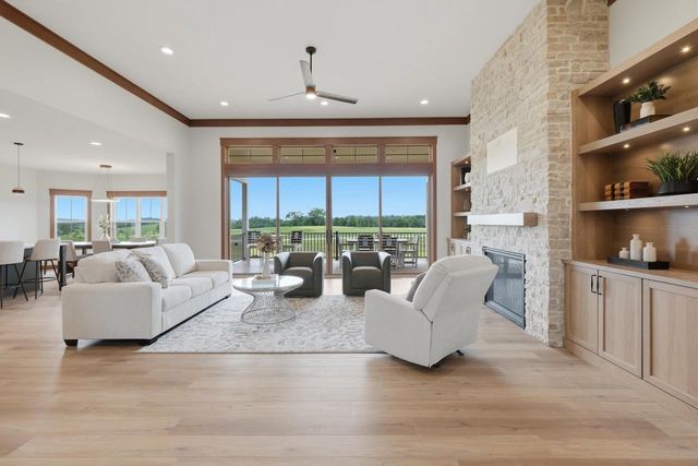 6651 Lucas Lane, Sun Prairie, WI 53598