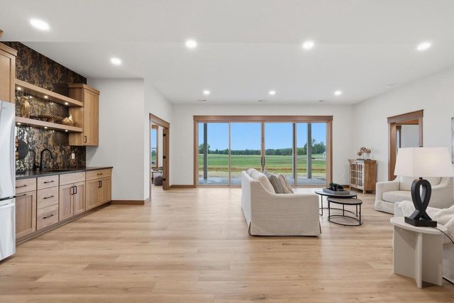 6651 Lucas Lane, Sun Prairie, WI 53598
