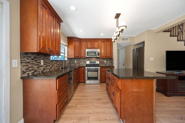 5673 Mesa Verde Cir, Rocklin, CA 95677