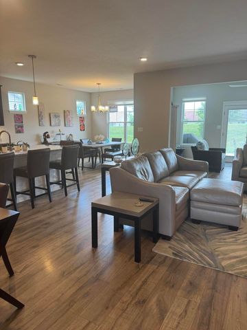 6682 Sky Drive, Schererville, IN 46375
