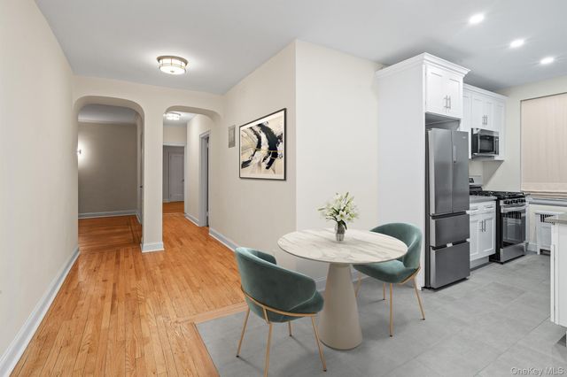 11007 73rd Road 2K, Forest Hills, NY 11375