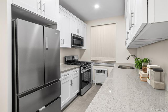 11007 73rd Road 2K, Forest Hills, NY 11375