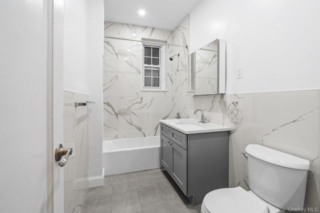 11007 73rd Road 2K, Forest Hills, NY 11375