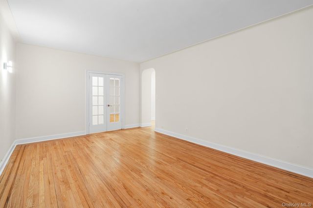 11007 73rd Road 2K, Forest Hills, NY 11375