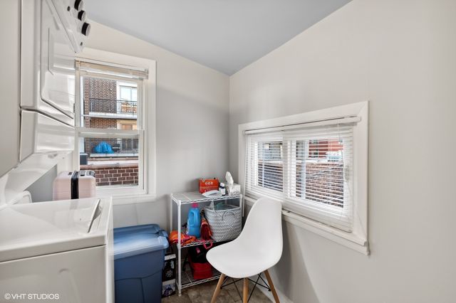 330 W EVERGREEN Avenue 3, Chicago, IL 60610