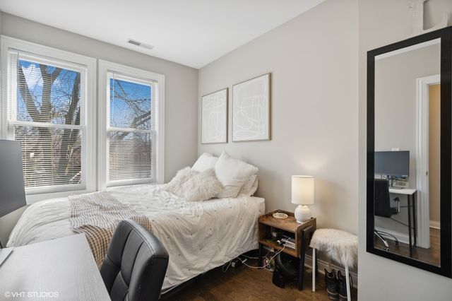 330 W EVERGREEN Avenue 3, Chicago, IL 60610