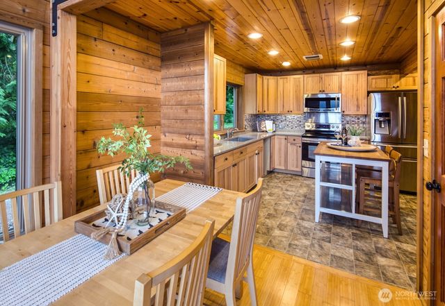 6069 Watauga Beach Drive E, Port Orchard, WA 98366