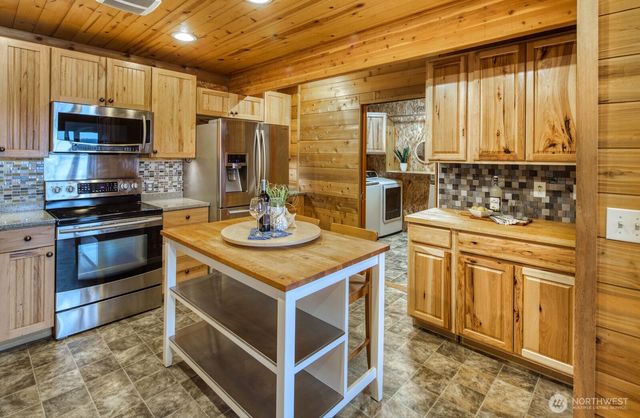 6069 Watauga Beach Drive E, Port Orchard, WA 98366