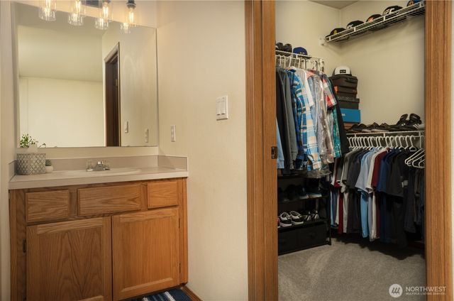 12523 63rd Avenue E, Puyallup, WA 98373