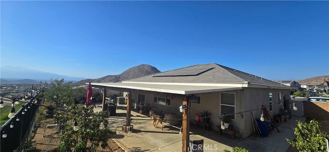 8221 Muir Lane, Riverside, CA 92507