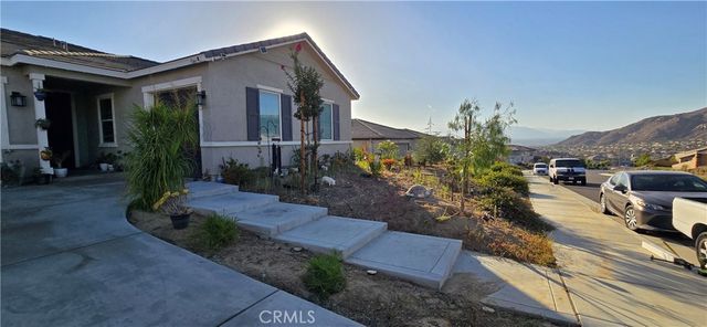 8221 Muir Lane, Riverside, CA 92507