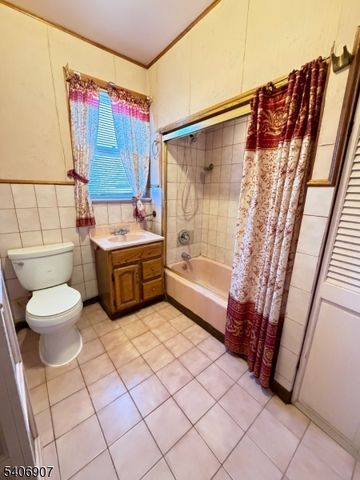 63 Sunnyside Ter, East Orange City, NJ 07018