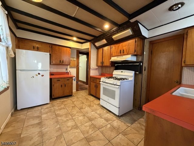 63 Sunnyside Ter, East Orange City, NJ 07018