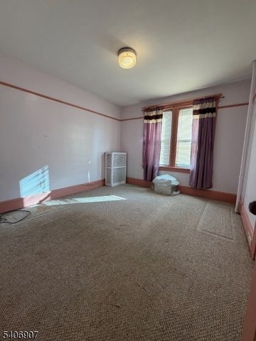 63 Sunnyside Ter, East Orange City, NJ 07018