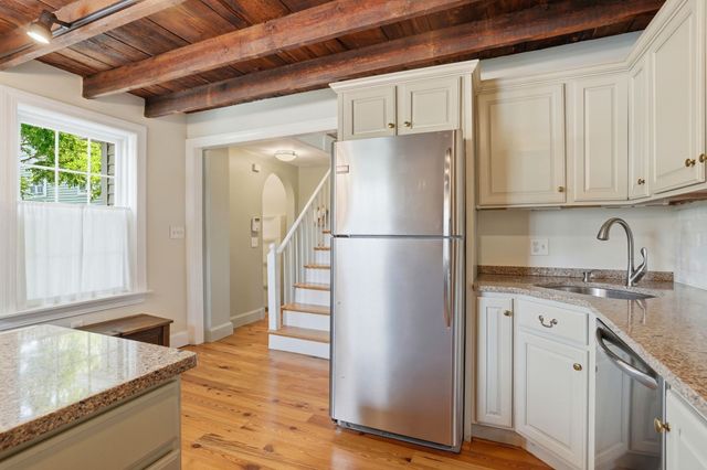 4 Short Street Pl 4, Boston, MA 02129