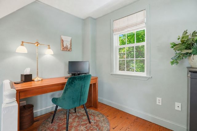 4 Short Street Pl 4, Boston, MA 02129