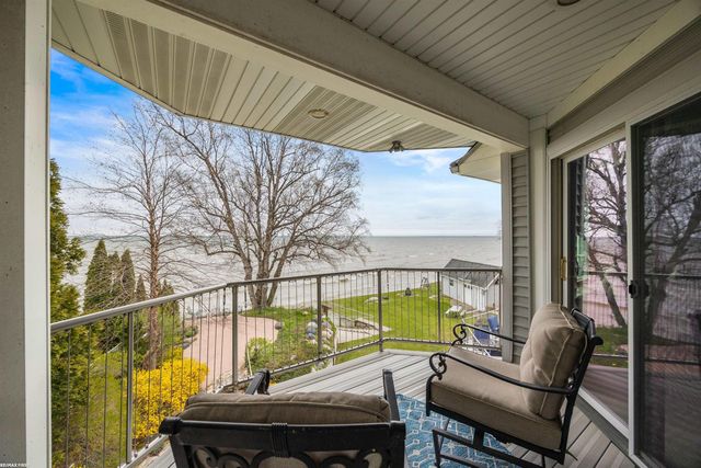 3864 Lakeshore Road, Deckerville, MI 48427