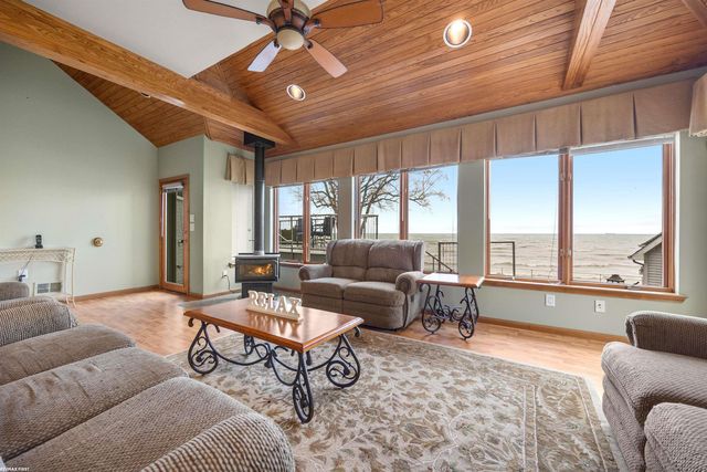 3864 Lakeshore Road, Deckerville, MI 48427