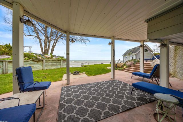 3864 Lakeshore Road, Deckerville, MI 48427