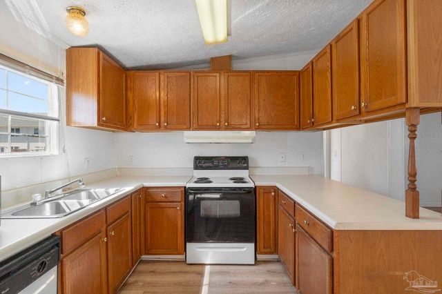 6290 Footprint Dr, Pensacola, FL 32526