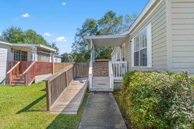 6290 Footprint Dr, Pensacola, FL 32526