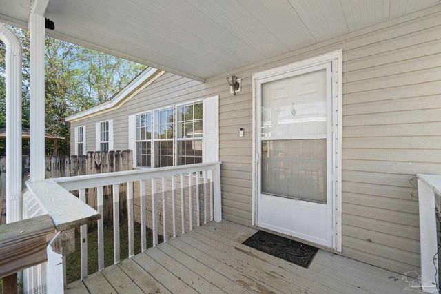 6290 Footprint Dr, Pensacola, FL 32526