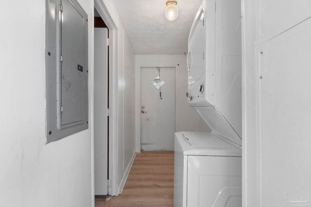 6290 Footprint Dr, Pensacola, FL 32526