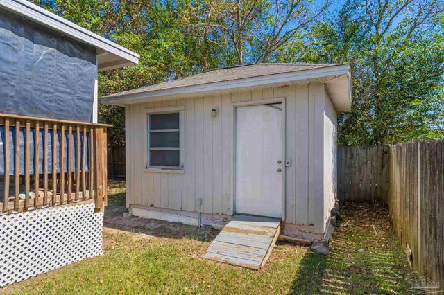 6290 Footprint Dr, Pensacola, FL 32526