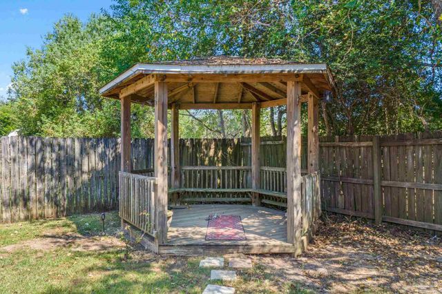 6290 Footprint Dr, Pensacola, FL 32526