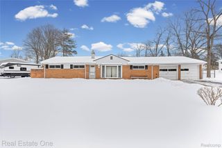 1632 Bolton Street, Walled Lake, MI 48390