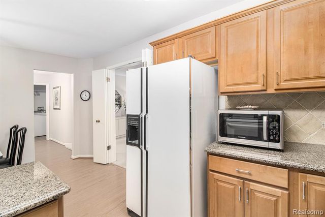 31935 W 14 Mile Road 234, Farmington Hills, MI 48334