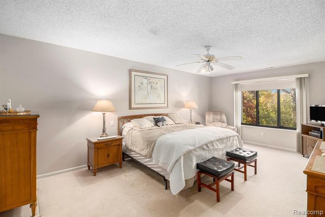 31935 W 14 Mile Road 234, Farmington Hills, MI 48334