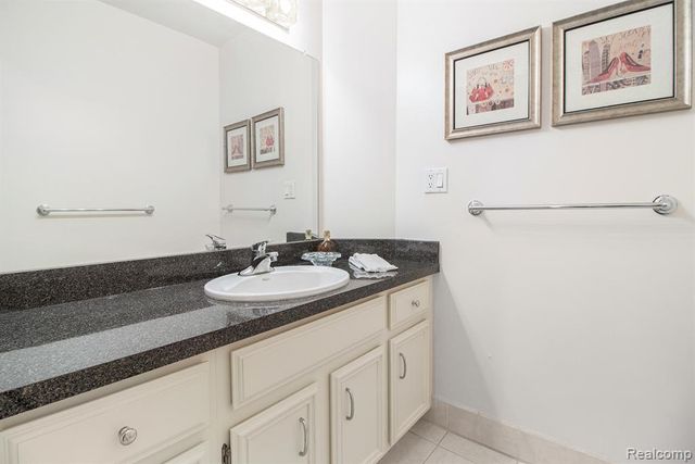 31935 W 14 Mile Road 234, Farmington Hills, MI 48334