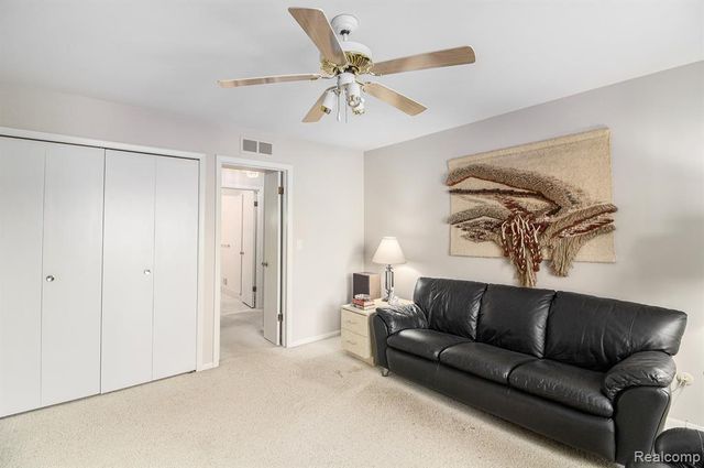 31935 W 14 Mile Road 234, Farmington Hills, MI 48334