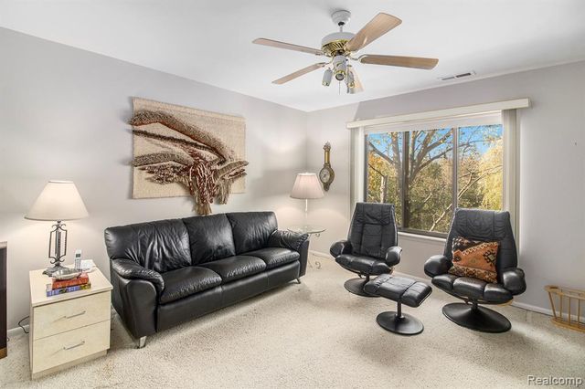 31935 W 14 Mile Road 234, Farmington Hills, MI 48334