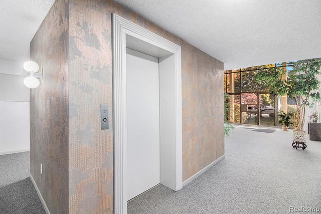 31935 W 14 Mile Road 234, Farmington Hills, MI 48334