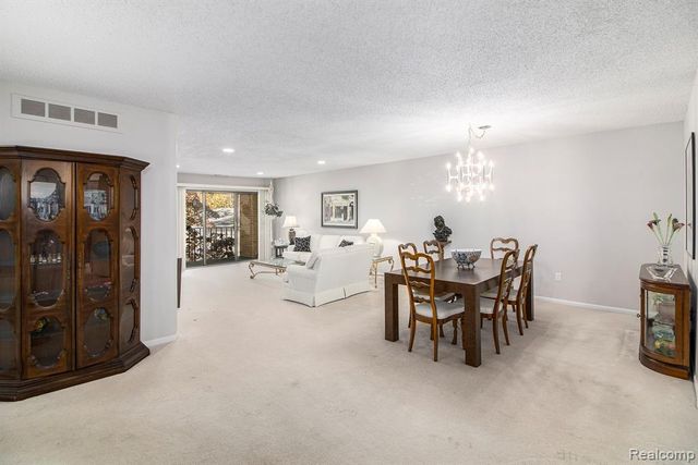 31935 W 14 Mile Road 234, Farmington Hills, MI 48334