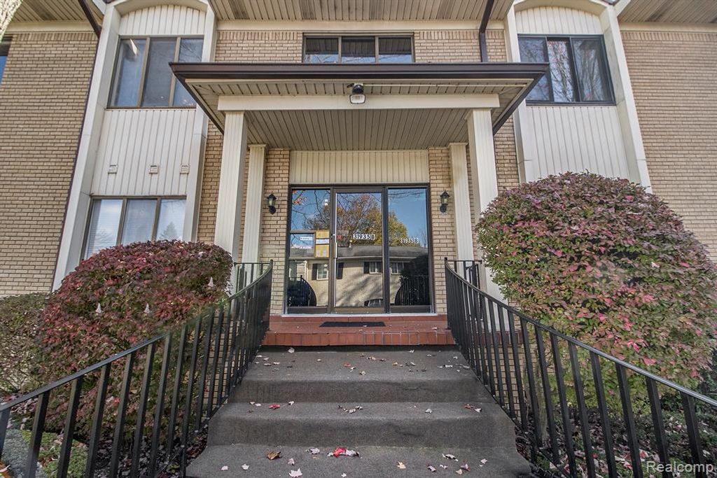 31935 W 14 Mile Road 234, Farmington Hills, MI 48334