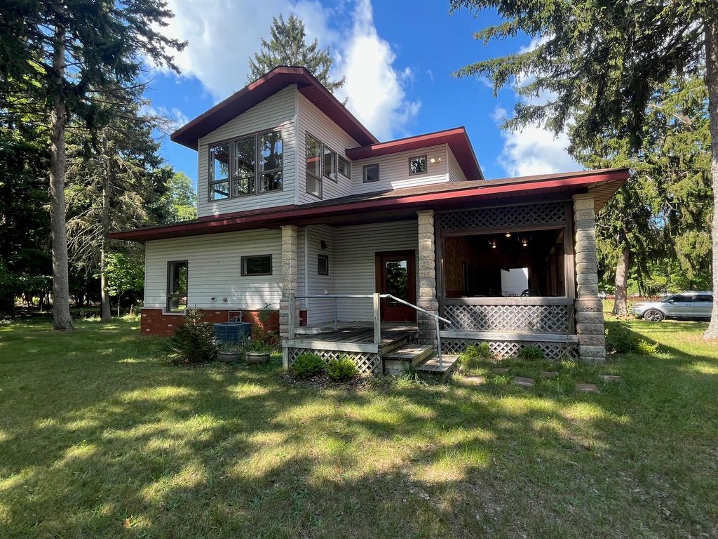 8005 Old Channel Trail, Montague City, MI 49437