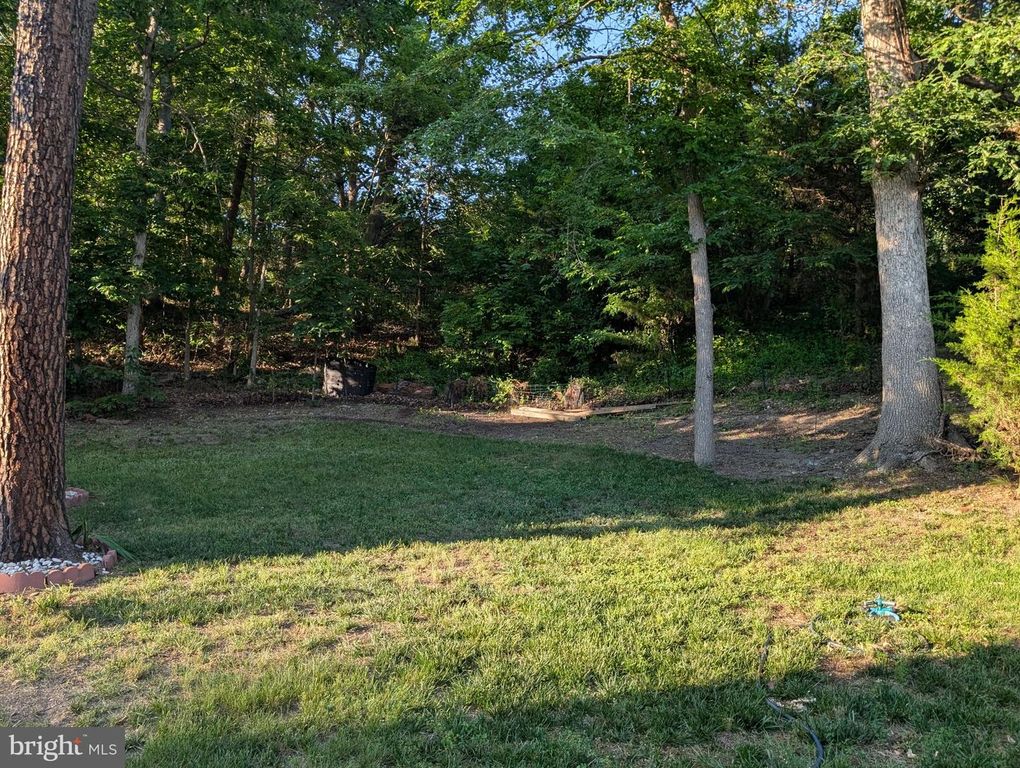 Image 11 of property listing at 13003 ALPENHORN WAY, Silver Spring, MD 20904