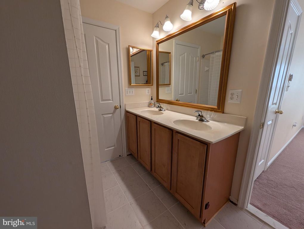 Image 61 of property listing at 13003 ALPENHORN WAY, Silver Spring, MD 20904